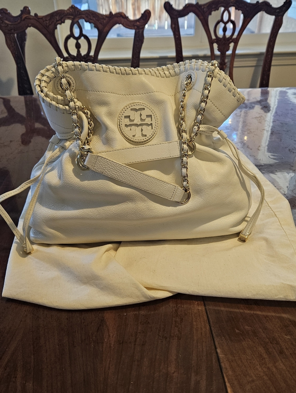 Tory Burch Cream Leather Drawstring Shoulder Bag with Chain-Strap Detail